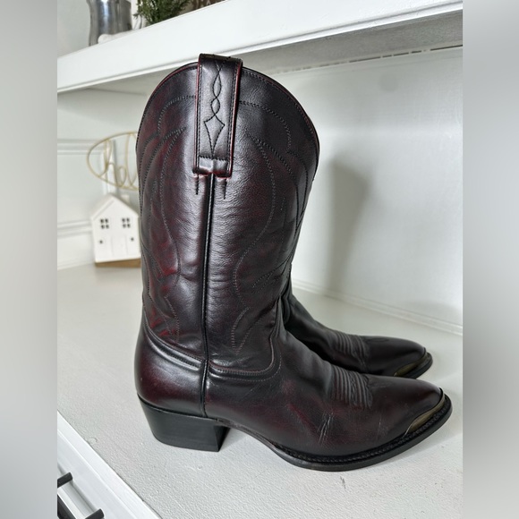 **SOLD**Cody James Men’s Cowboy Boots – Size 10D Burgundy Oxblood Leather - Picture 5 of 9
